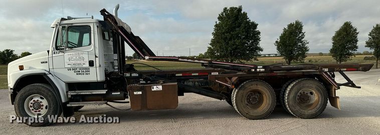 image for item MV9169 2000 Freightliner FL80 roll-off container truck