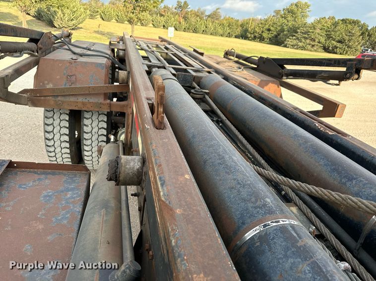 image for item MV9169 2000 Freightliner FL80 roll-off container truck