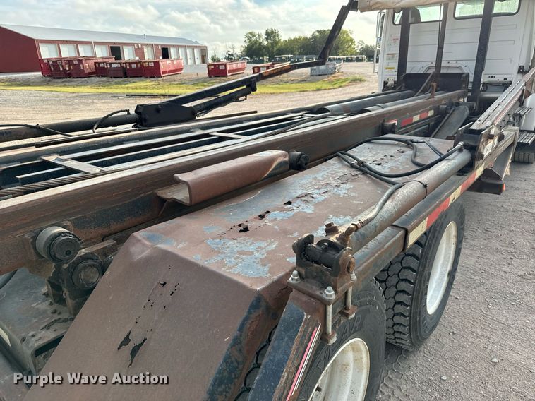 image for item MV9169 2000 Freightliner FL80 roll-off container truck