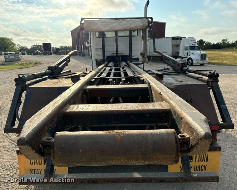 image for item MV9169 2000 Freightliner FL80 roll-off container truck