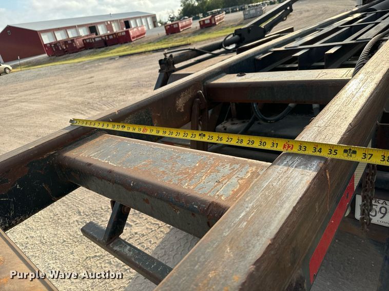 image for item MV9169 2000 Freightliner FL80 roll-off container truck