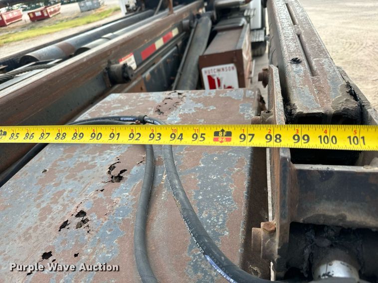 image for item MV9169 2000 Freightliner FL80 roll-off container truck