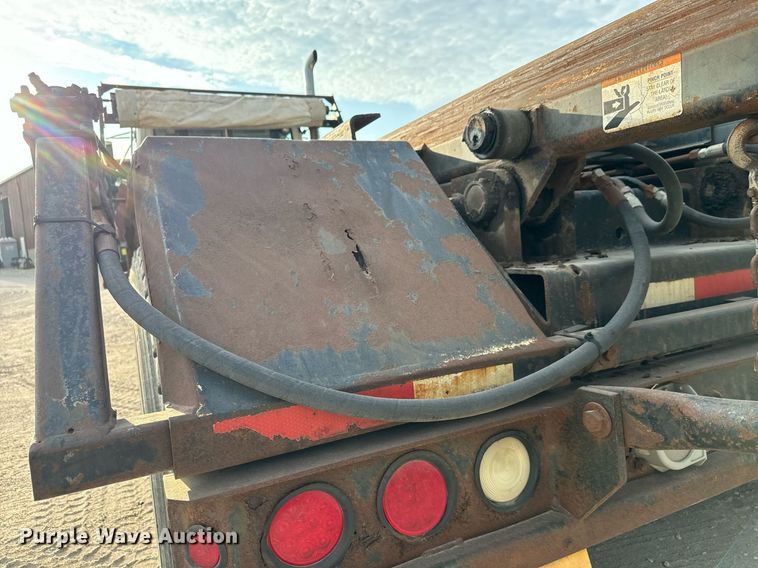 image for item MV9169 2000 Freightliner FL80 roll-off container truck