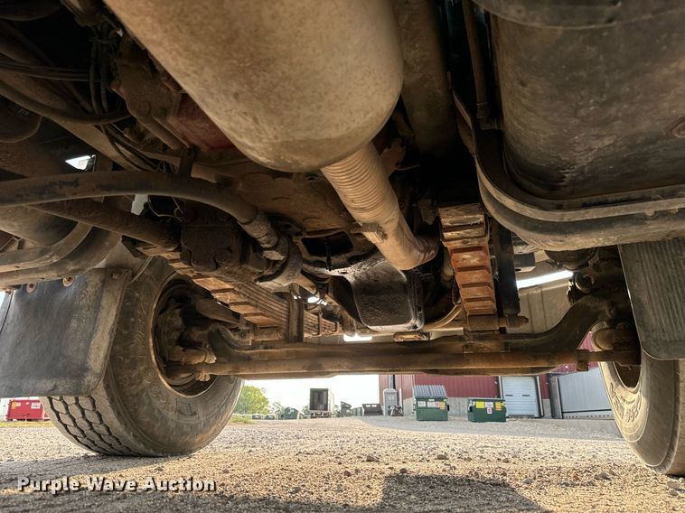 image for item MV9169 2000 Freightliner FL80 roll-off container truck