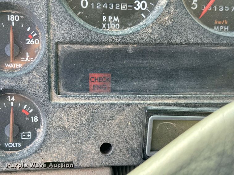 image for item MV9169 2000 Freightliner FL80 roll-off container truck