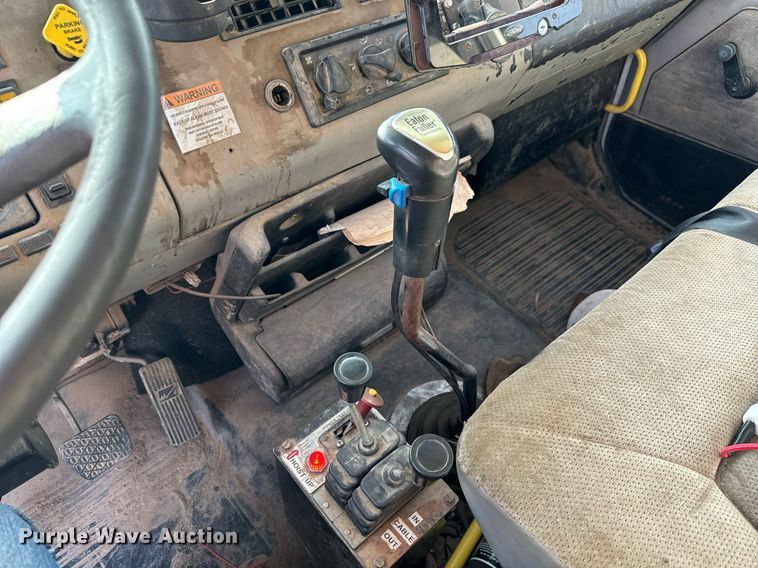 image for item MV9169 2000 Freightliner FL80 roll-off container truck