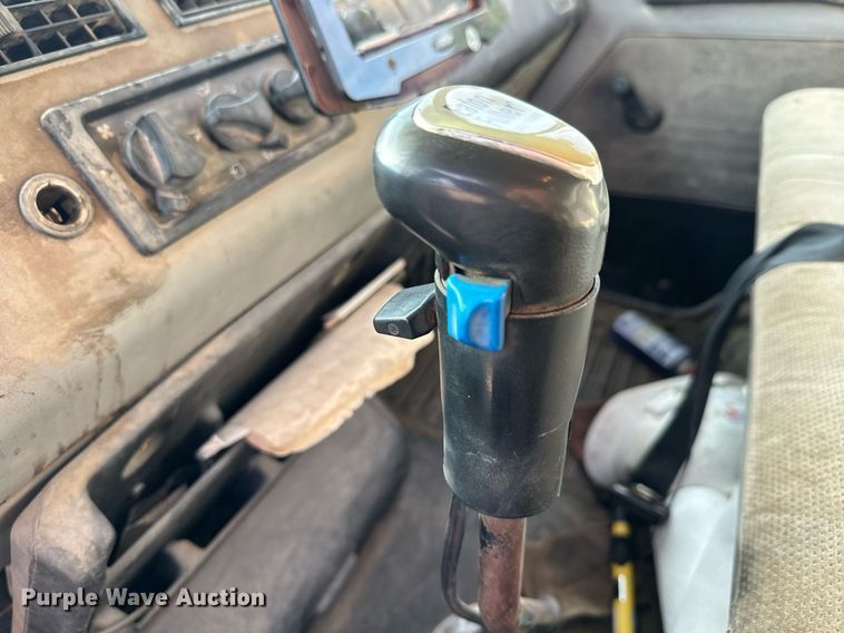 image for item MV9169 2000 Freightliner FL80 roll-off container truck