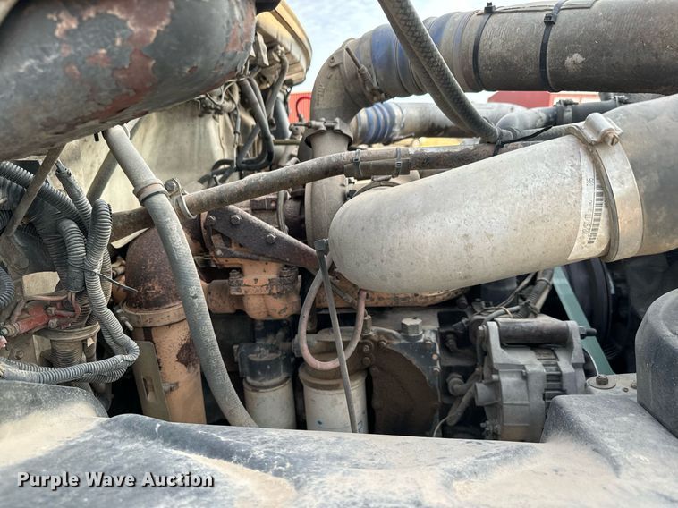 image for item MV9169 2000 Freightliner FL80 roll-off container truck