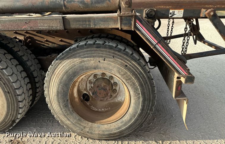 image for item MV9169 2000 Freightliner FL80 roll-off container truck