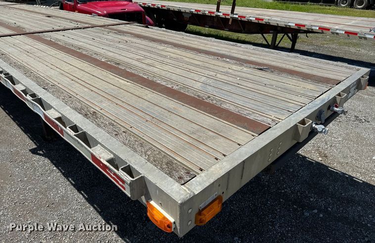 image for item ND9347 1999 Transcraft flatbed trailer