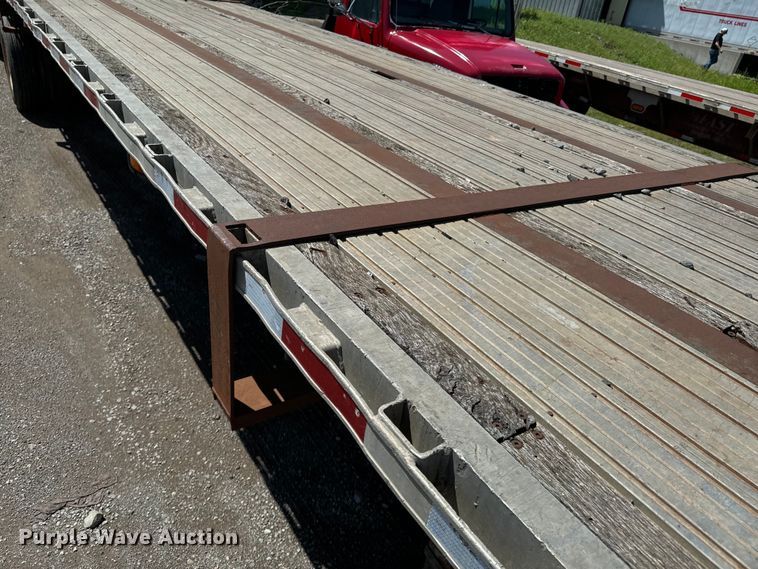 image for item ND9347 1999 Transcraft flatbed trailer