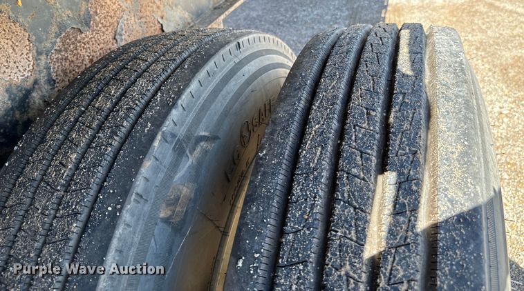 image for item ND9347 1999 Transcraft flatbed trailer