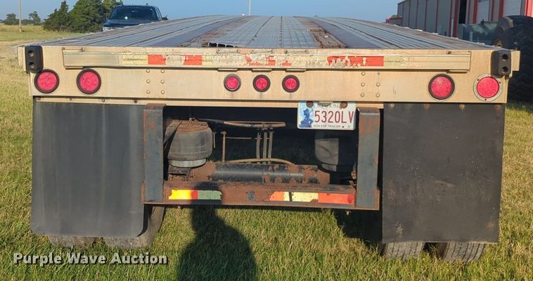 image for item NW9667 2005 Utility Trailers FS2CHA flatbed trailer