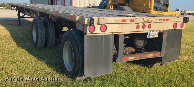 image for item NW9667 2005 Utility Trailers FS2CHA flatbed trailer