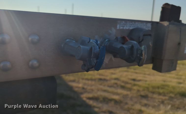 image for item NW9667 2005 Utility Trailers FS2CHA flatbed trailer