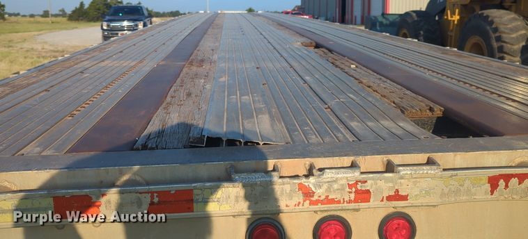 image for item NW9667 2005 Utility Trailers FS2CHA flatbed trailer