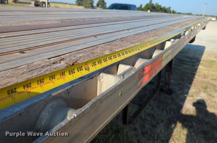 image for item NW9667 2005 Utility Trailers FS2CHA flatbed trailer