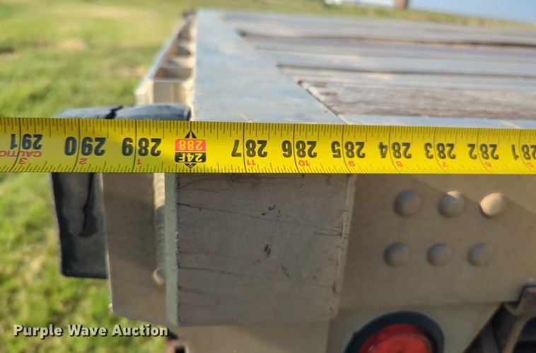 image for item NW9667 2005 Utility Trailers FS2CHA flatbed trailer