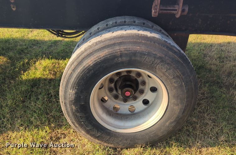 image for item NW9667 2005 Utility Trailers FS2CHA flatbed trailer