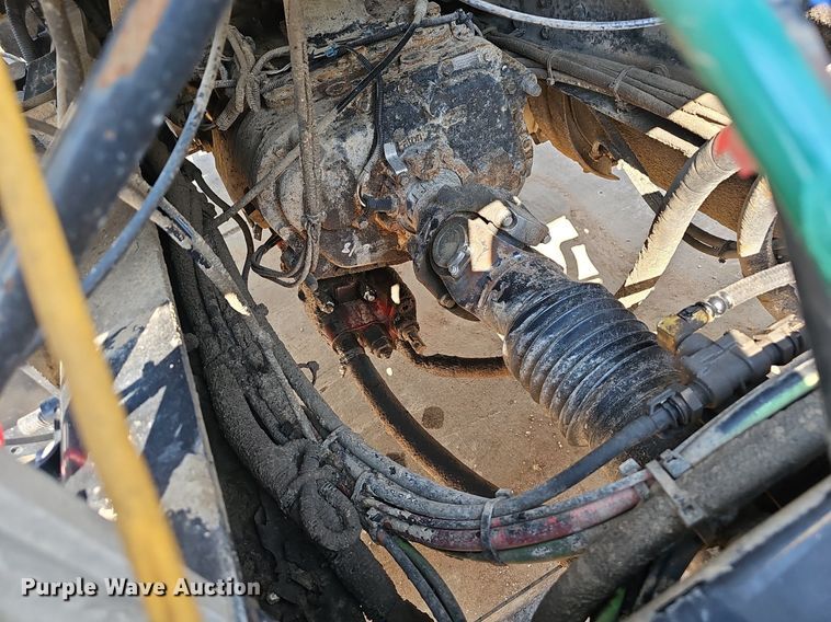 image for item NX9139 2007 Mack CHN semi truck