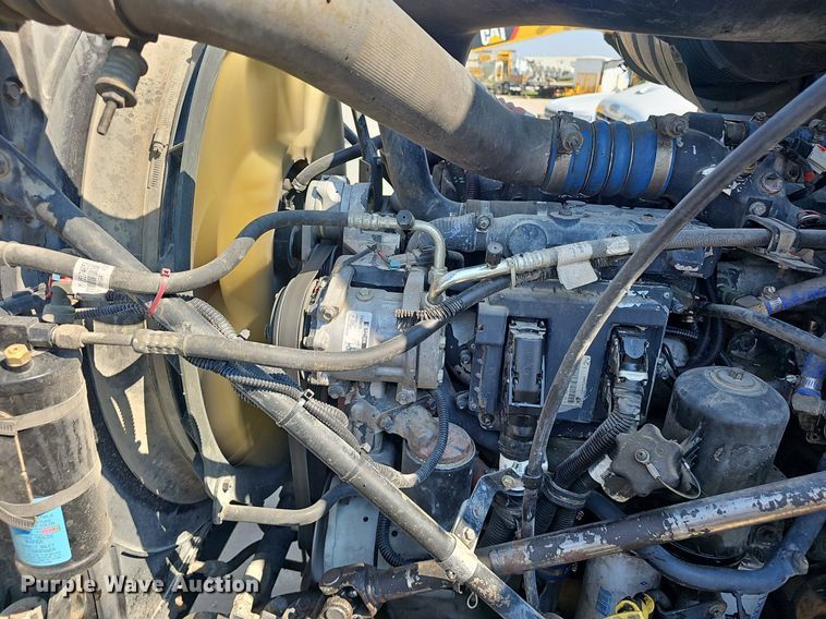 image for item NX9139 2007 Mack CHN semi truck