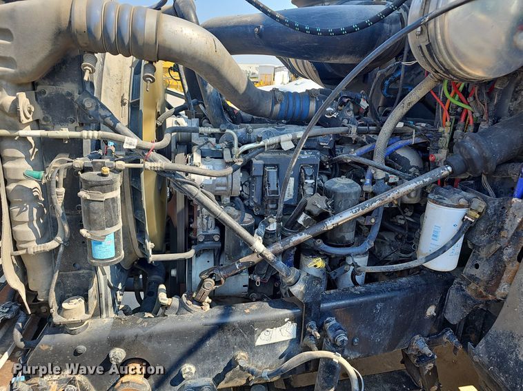 image for item NX9139 2007 Mack CHN semi truck