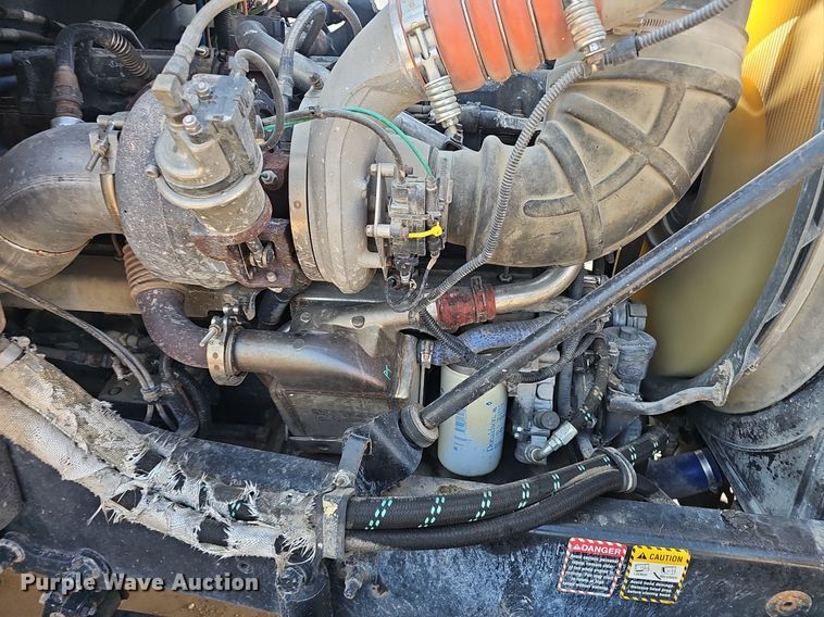 image for item NX9139 2007 Mack CHN semi truck