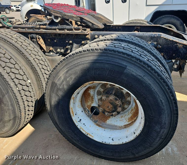 image for item NX9139 2007 Mack CHN semi truck