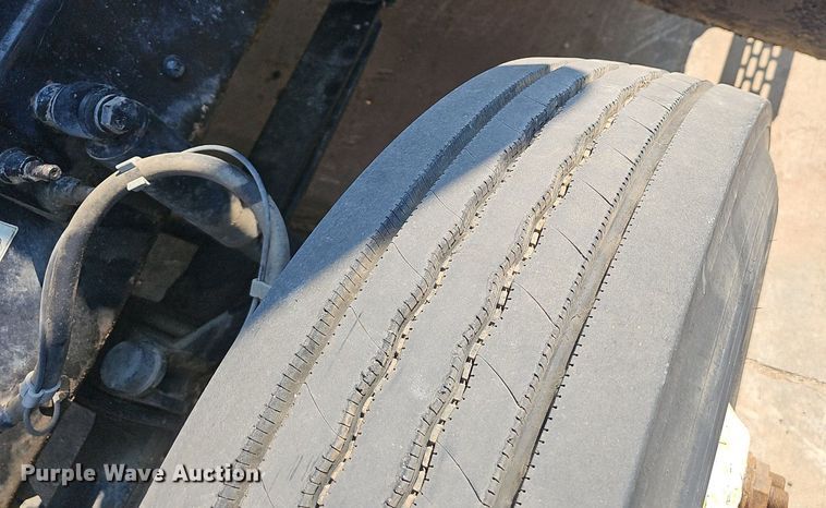 image for item NX9139 2007 Mack CHN semi truck