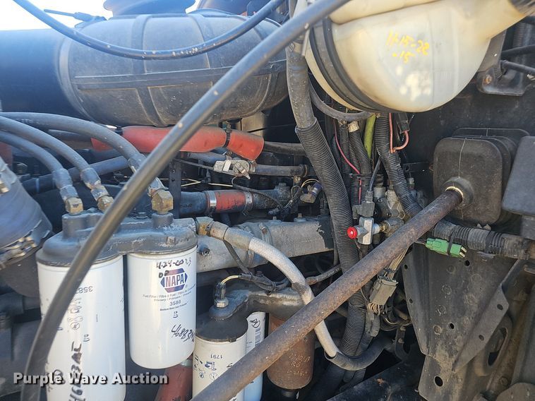 image for item NX9176 2000 Mack  CH613  semi truck