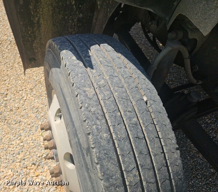 image for item NX9176 2000 Mack  CH613  semi truck