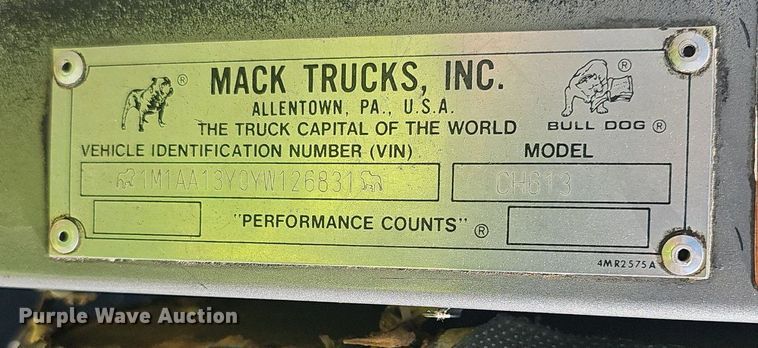 image for item NX9176 2000 Mack  CH613  semi truck