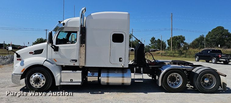 image for item NX9178 2016 Peterbilt 579 semi truck