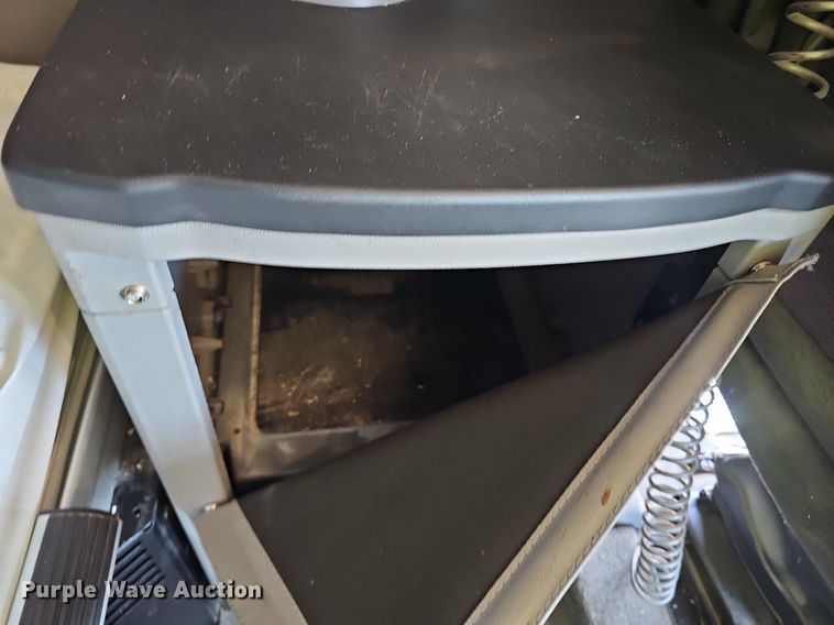 image for item NX9178 2016 Peterbilt 579 semi truck