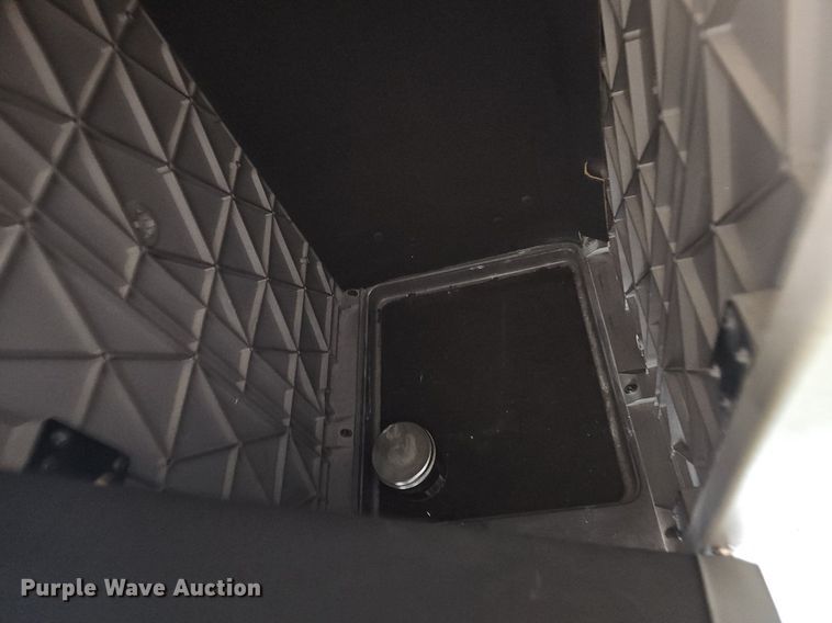 image for item NX9178 2016 Peterbilt 579 semi truck