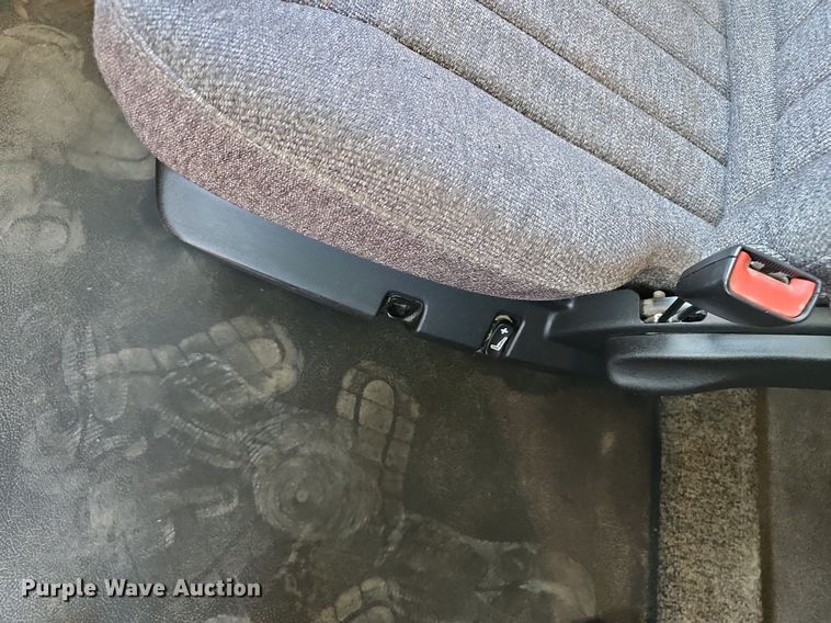 image for item NX9178 2016 Peterbilt 579 semi truck