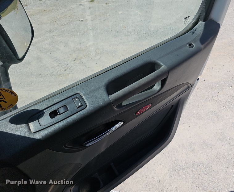 image for item NX9178 2016 Peterbilt 579 semi truck