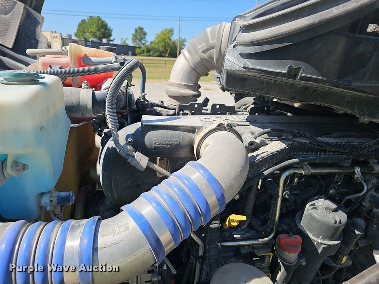 image for item NX9178 2016 Peterbilt 579 semi truck