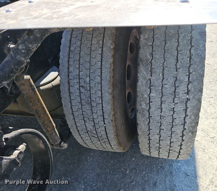 image for item NX9178 2016 Peterbilt 579 semi truck