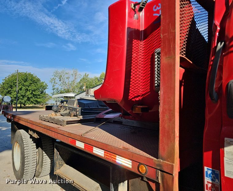 image for item NX9204 2007 Chevrolet C6500 dump flatbed truck