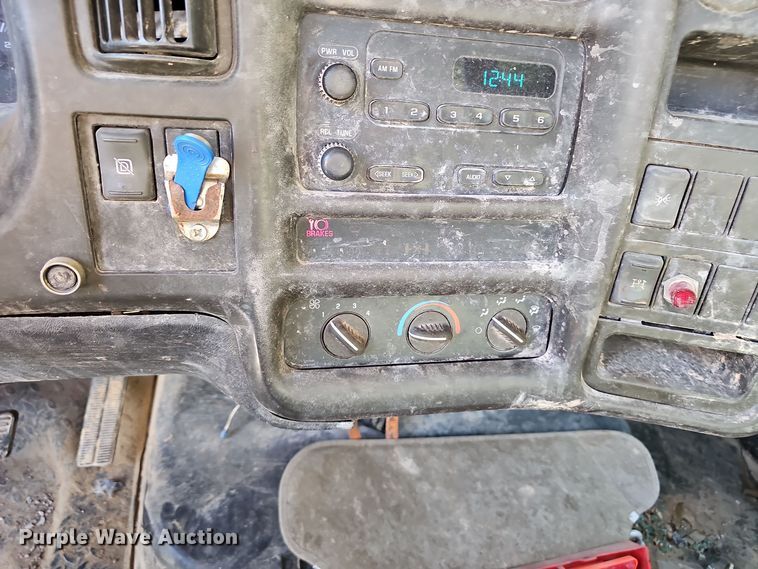 image for item NX9204 2007 Chevrolet C6500 dump flatbed truck