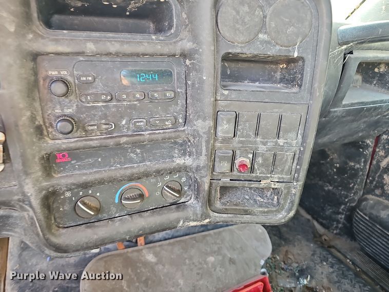 image for item NX9204 2007 Chevrolet C6500 dump flatbed truck