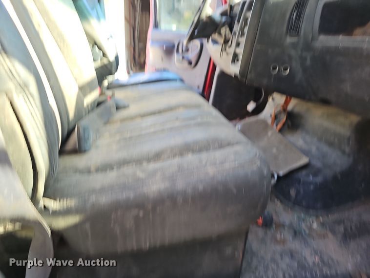 image for item NX9204 2007 Chevrolet C6500 dump flatbed truck