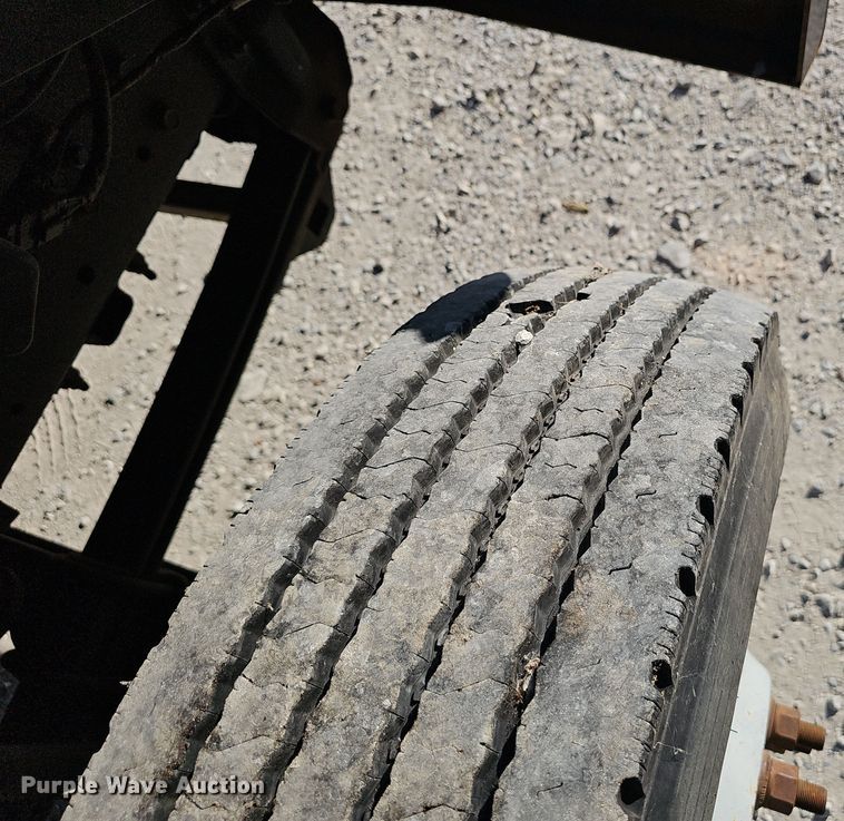 image for item NX9204 2007 Chevrolet C6500 dump flatbed truck