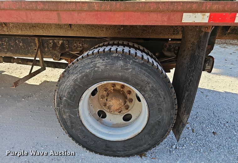 image for item NX9204 2007 Chevrolet C6500 dump flatbed truck