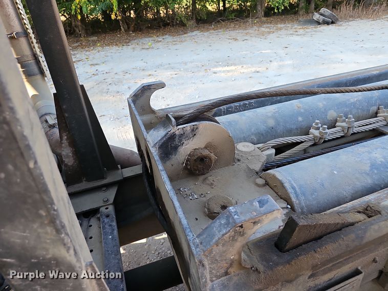 image for item NX9205 1999 Volvo WG roll-off container truck