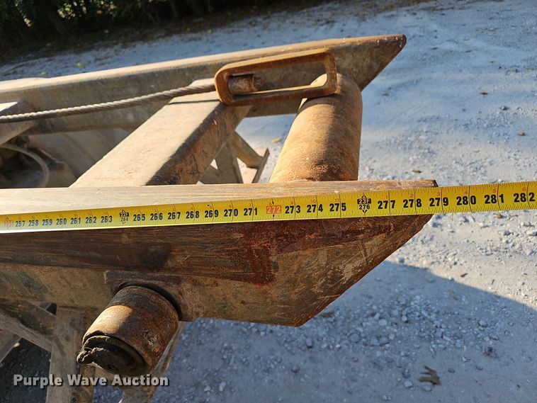 image for item NX9205 1999 Volvo WG roll-off container truck