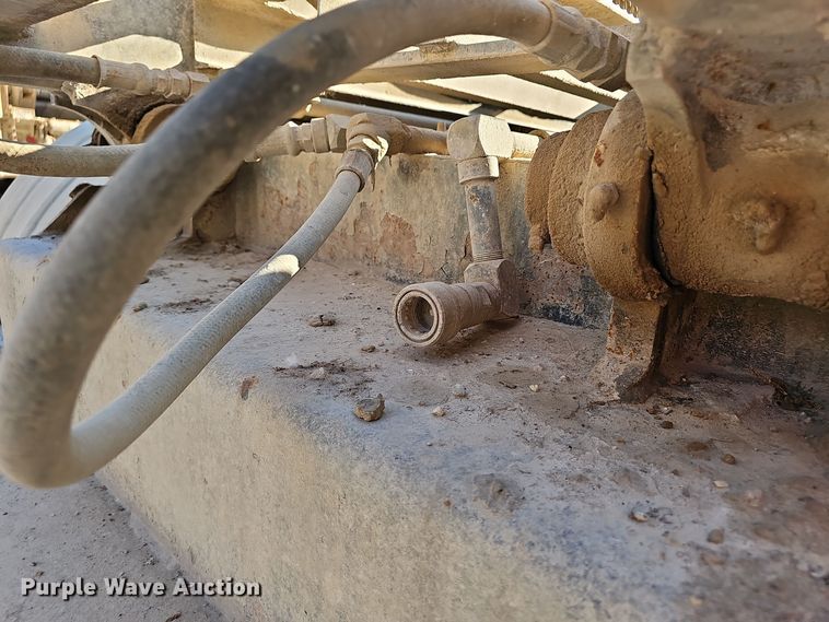 image for item NX9205 1999 Volvo WG roll-off container truck