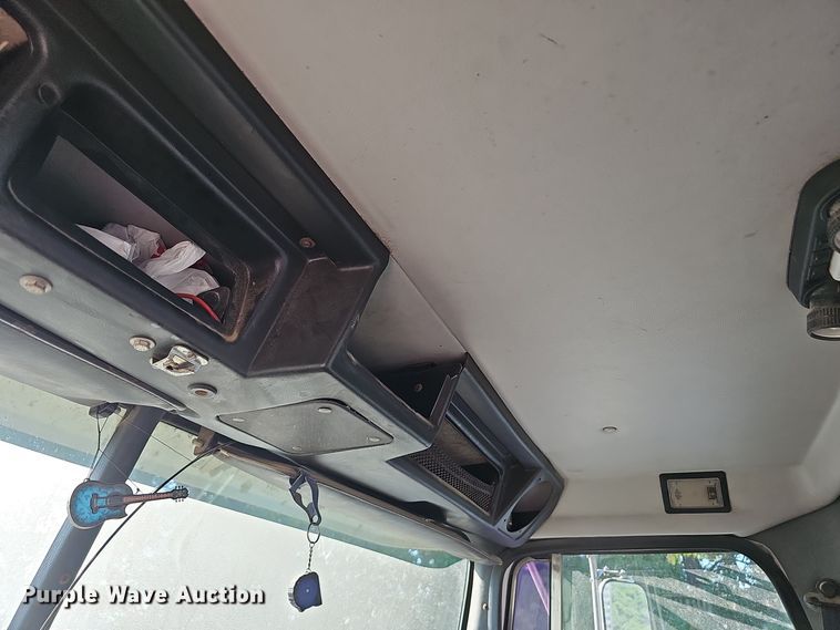 image for item NX9205 1999 Volvo WG roll-off container truck