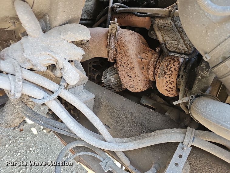 image for item NX9205 1999 Volvo WG roll-off container truck